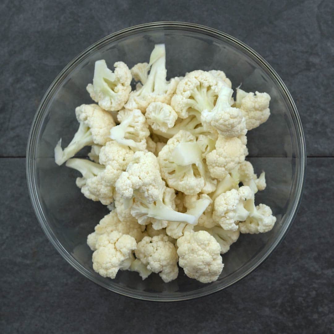freah and clean cauliflower in a bowl