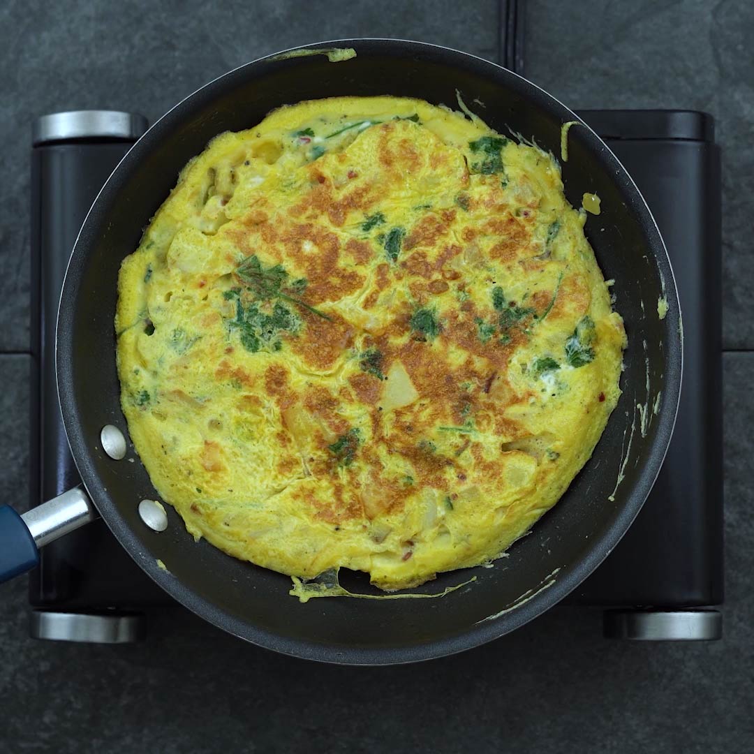 Spanish omelette in a pan